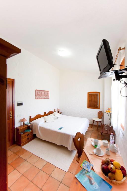 Hotel S'Obreschida Кастиадас Номер фото